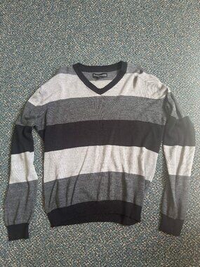 Vroom & Dreesmann Men V-Neck Striped Sweater Gray Black Knit Size M